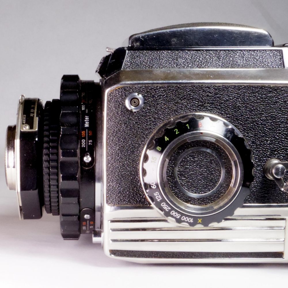 A perfect match of art deco + midcentury modern: Kodak Six-16 ~127mm f4.5 lens on Bronica S2A
