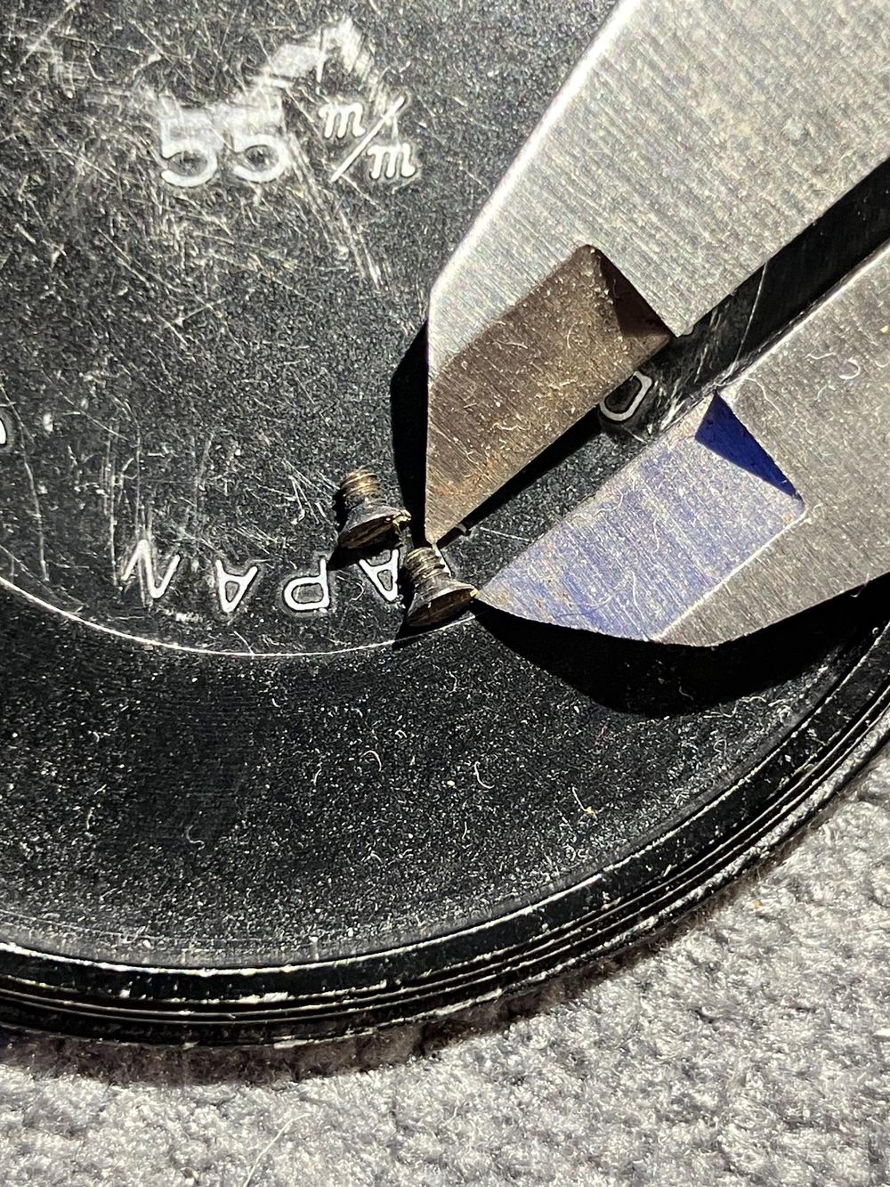 Bronica S2 bellows screw replacements and converting a S2 bellows to work with an EC